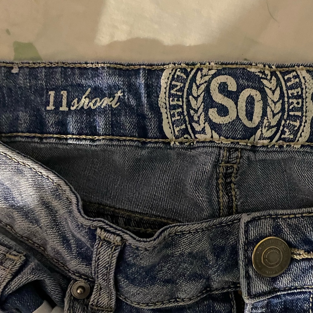 So size 11 short skinny distressed jeans